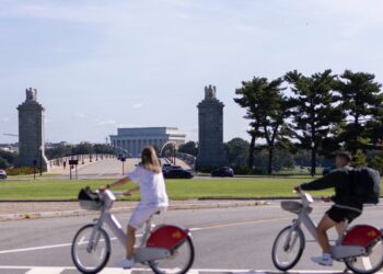 Trump officials end review of how arch could harm historic sites
