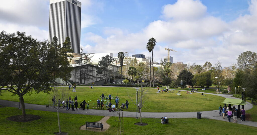 Flea-borne typhus outbreak prompts renewed warnings in Los Angeles County