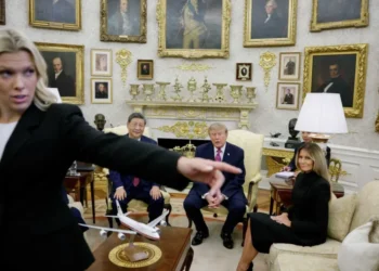 ‘Chaos’ as MAGA reporters shoved by Chinese press while Trump calls them ‘friendliest’