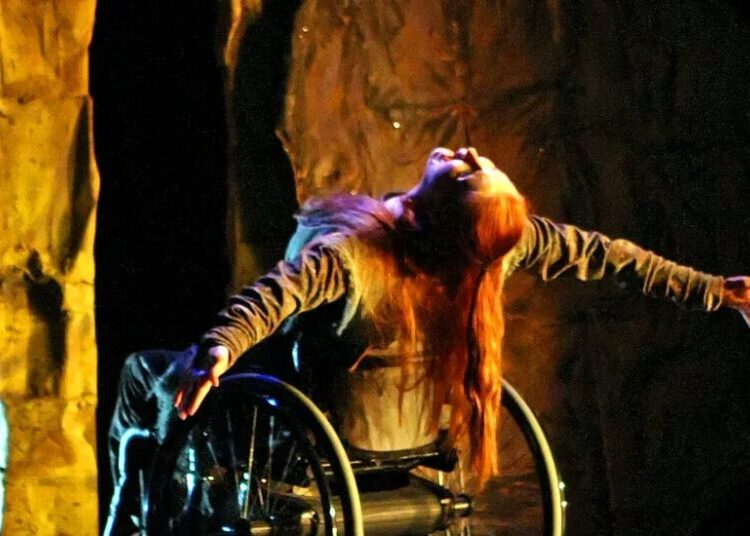 Kitty Lunn, Who Expanded the Boundaries of Dance, Dies at 76