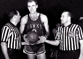 Bob Pettit, basketball great who was named the NBA’s first MVP, dies at 93