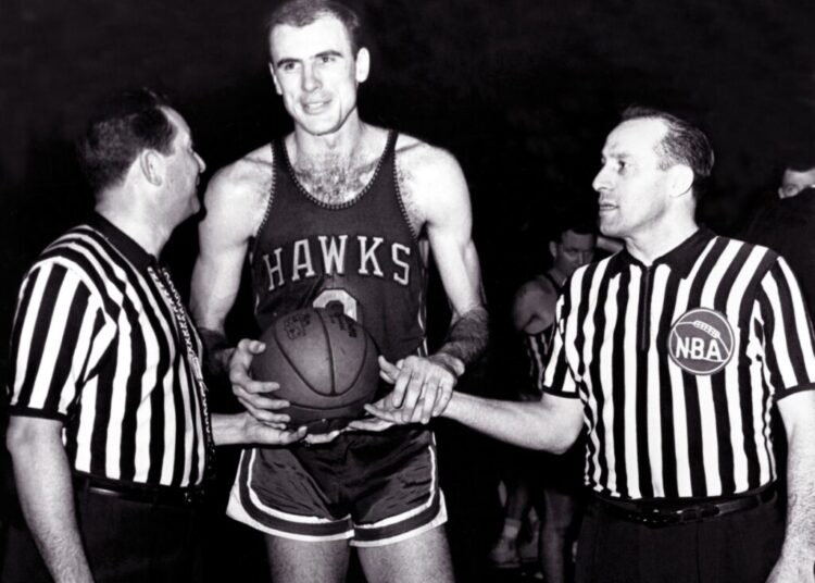 Bob Pettit, basketball great who was named the NBA’s first MVP, dies at 93
