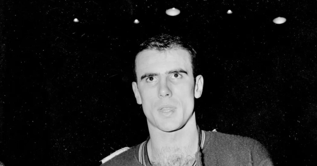 Bob Pettit, N.B.A. Great for the Hawks, Dies at 93