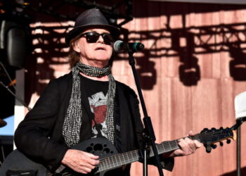 Peter Byrne, lead singer for the synth-pop group Naked Eyes, dies at 74
