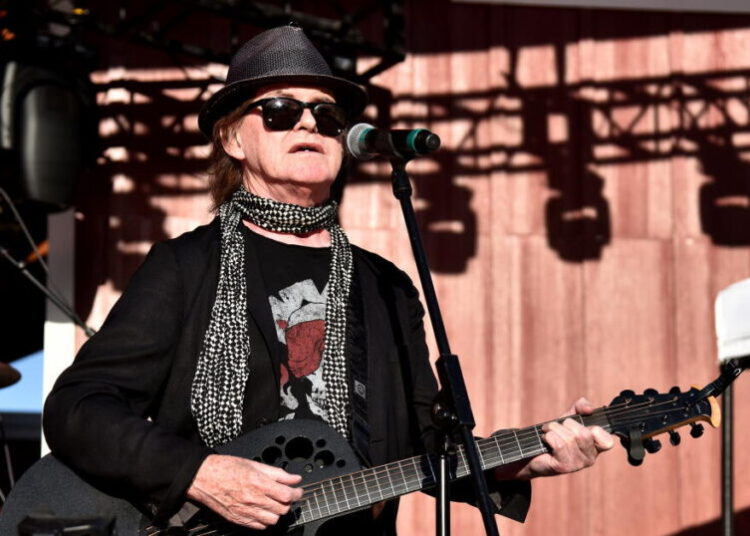 Peter Byrne, lead singer for the synth-pop group Naked Eyes, dies at 74