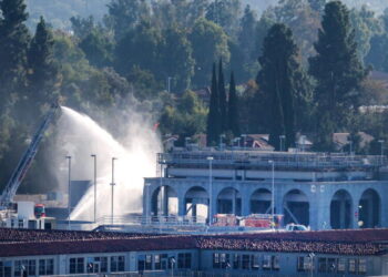 Evacuations drag on in La Verne battery fire. How is California making energy storage safer?
