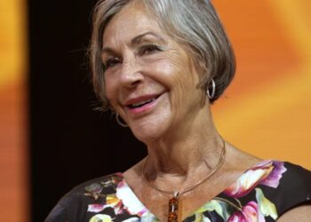 Alice Walton got $33 billion richer last year without running a company. She’s building a tuition-free medical school instead