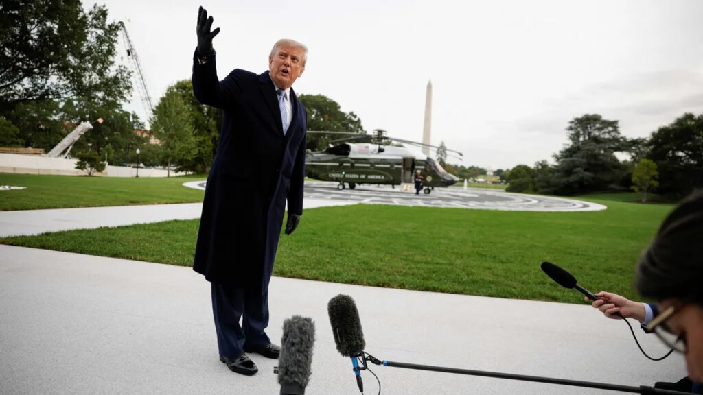 Swooning Trump’s acting like a lovesick schoolgirl