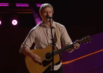 ‘The Voice’ Contestant Amazes Coaches Into 4-Chair Turn in Under 10 Seconds: ‘You Can Take This Whole Thing’ | Exclusive Clip