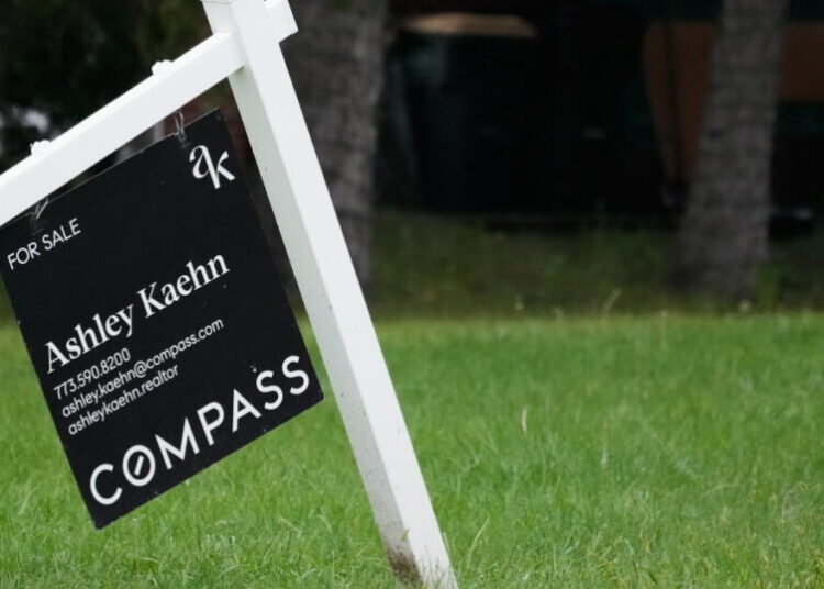 Mortgage rates climb for 5th week, pushing 30-year home loan above 7%