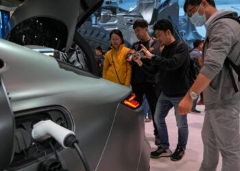 China’s EV makers can charge cars in 5 minutes. The U.S. is far behind