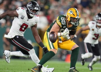 Packers’ Tucker Kraft complains about hearing boos at Lambeau: ‘It’s not going to help us win’