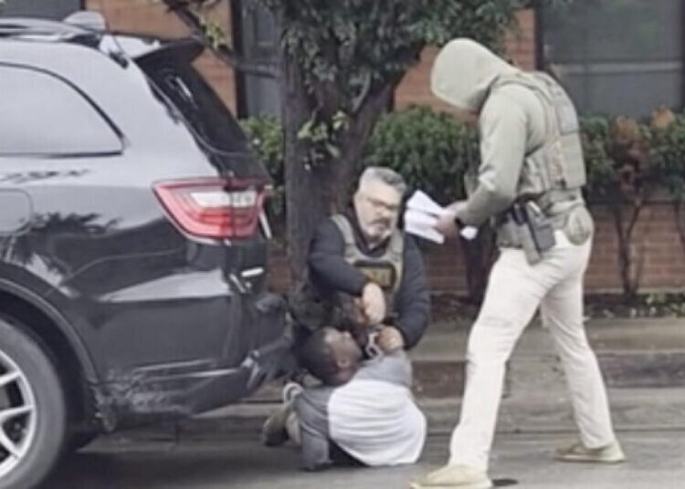 U.S. citizen injured in Illinois after ICE agents mistook him for fugitive, tried to arrest him