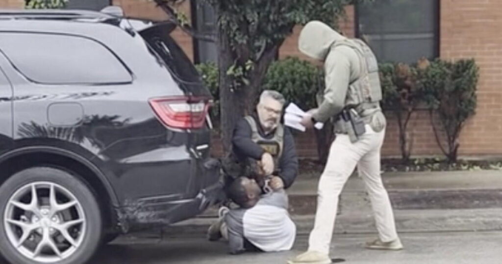 U.S. citizen injured in Illinois after ICE agents mistook him for fugitive, tried to arrest him