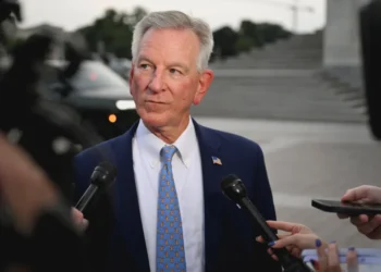 MAGA senator’s ‘meowing’ pilot warning slapped with awkward fact-check