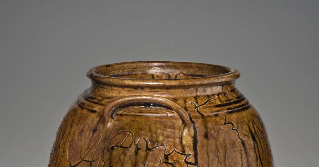 Milwaukee Museum Returns Pots by Enslaved Artist David Drake to Family