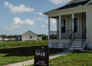 High Gas and Rising Mortgage Rates Trouble Trump as Midterms Near
