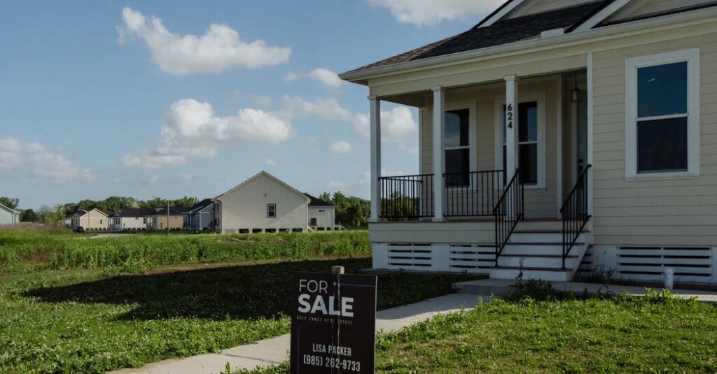 High Gas and Rising Mortgage Rates Trouble Trump as Midterms Near