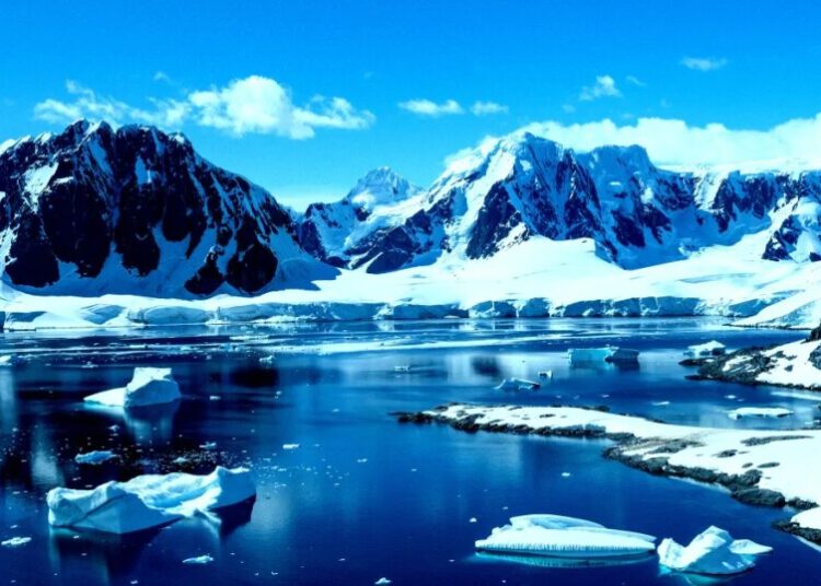Scientists Say They’ve Found Remnants of Huge Life-Giving Continent Beneath Antarctica