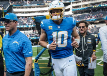 Why Justin Herbert isn’t questioning Chargers’ leadership amid winless start