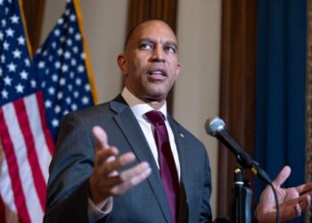 ‘We are going to hold the crooks accountable.’ Democrats plan vast oversight of Trump administration after midterms—and impeachment is an option