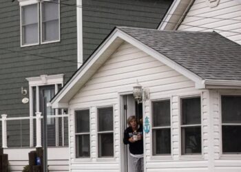 With Storms on 2 Sides of the U.S., El Niño Shows Its Might