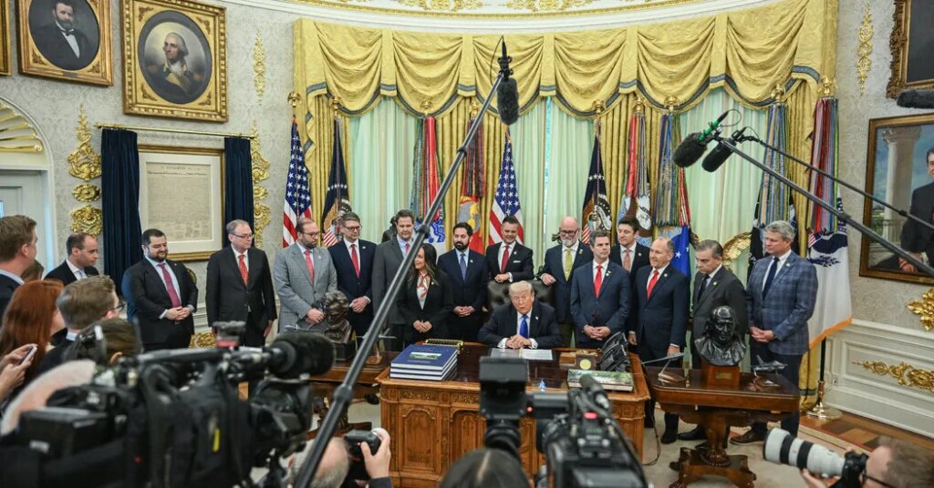 Networks to Resume Trump Coverage, Even as White House Excludes CNN
