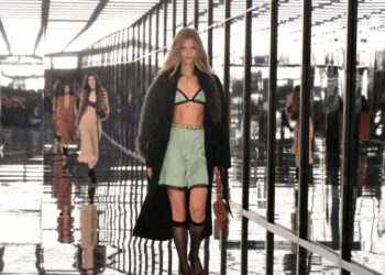 What Does it Mean for Fashion to Look Human?
