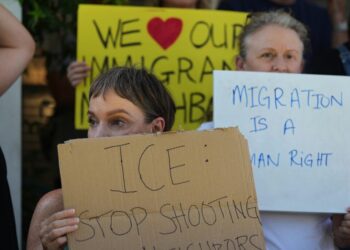 ICE puts vulnerable Republicans in a bind weeks before midterms