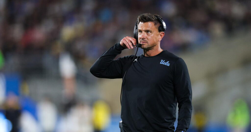 UCLA joins USC in AP top 25, Florida rides win over Ole Miss to No. 8 ranking