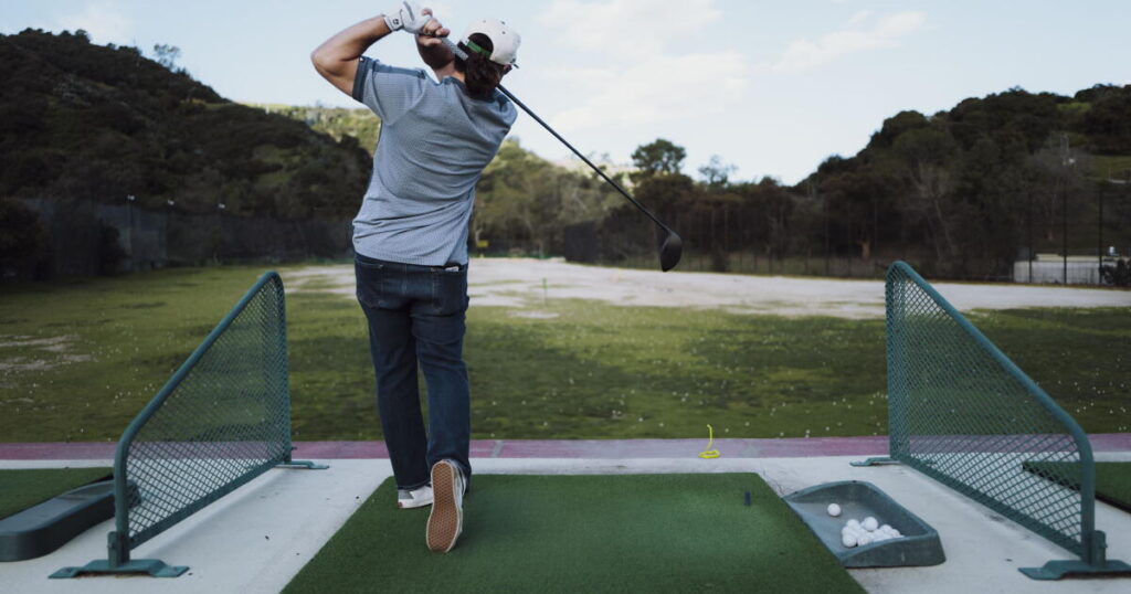 Brokers gobble up tee times at public golf courses, resell them. Newsom signs bill to ban that practice