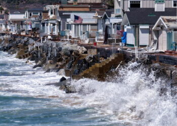 California’s plan to save coastal homes from El Niño could end up killing beaches