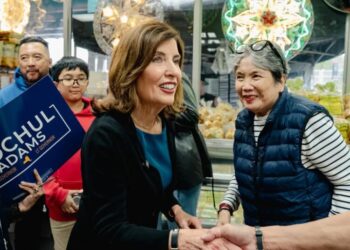 Mamdani’s Shadow Looms Over Hochul’s Bid for Re-election