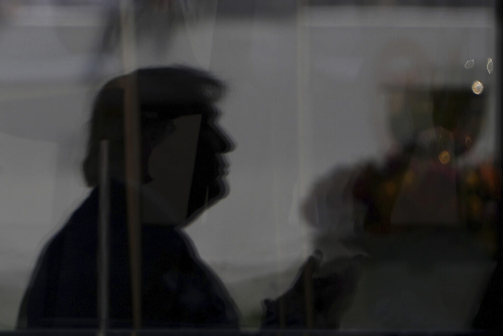 White House expands taxpayer-paid ad campaign boosting Trump
