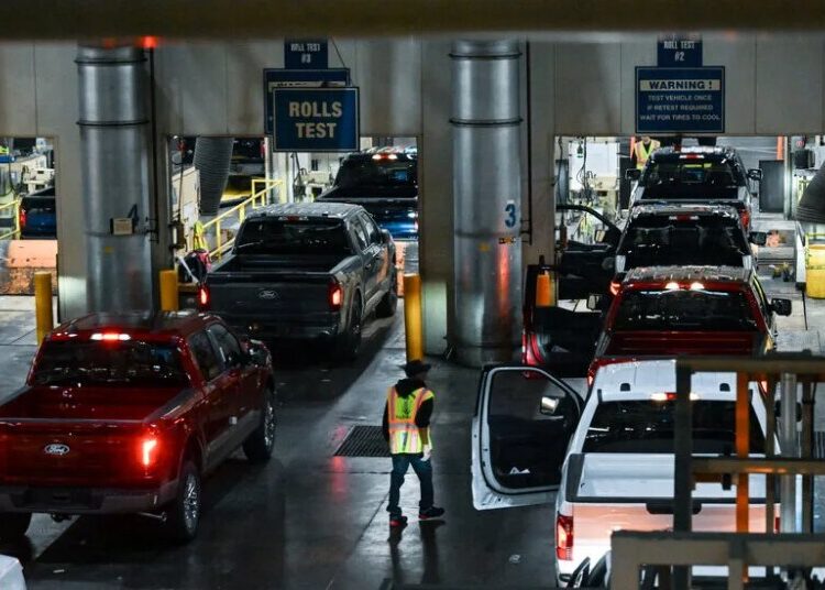 Trump Sharply Scales Back Fuel Economy Rules for New Cars