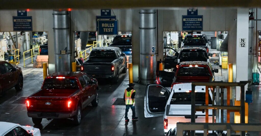 Trump Sharply Scales Back Fuel Economy Rules for New Cars
