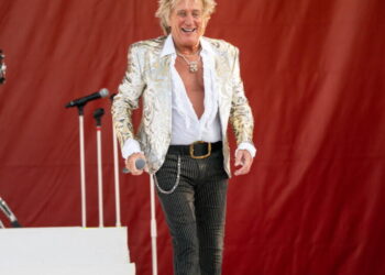 Rod Stewart says he’s ‘not retiring’ but announces his ‘last tour ever, ever, ever’