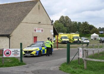 Quiet Corner of U.K. That Hosts U.S. Bombers Wakes to Roadblocks and Evacuations