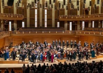 With Kennedy Center Closed, National Symphony Starts Life on the Road