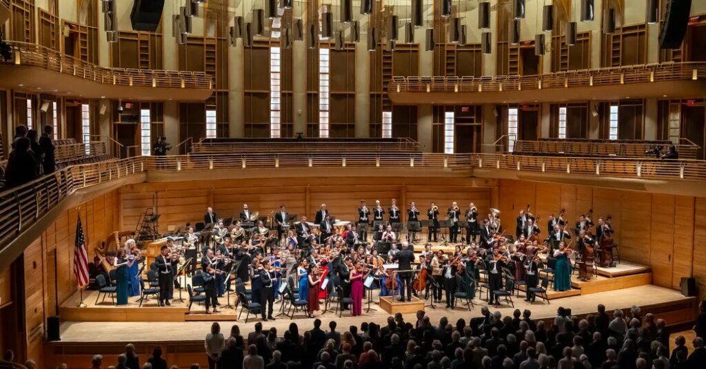 With Kennedy Center Closed, National Symphony Starts Life on the Road