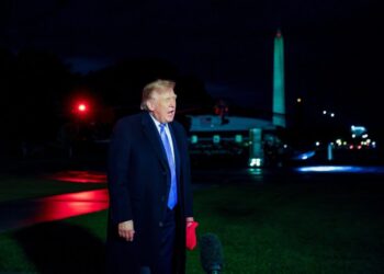 Trump is selling an AI ‘golden age’ as fears about perils spiral