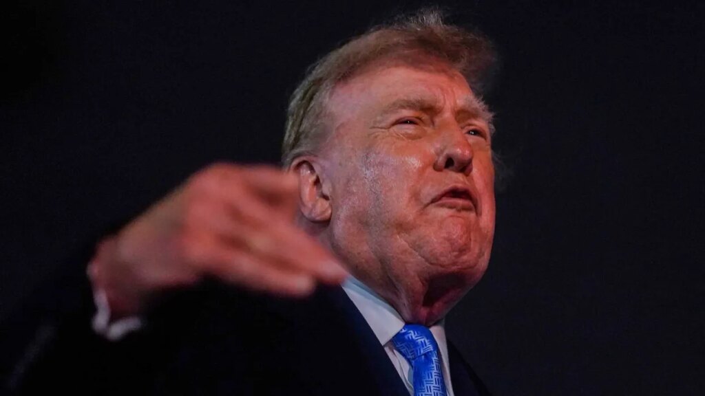 ‘It’s his fault’: GOP operatives in frenzy as calamity forces Trump to deep red states