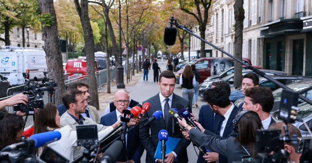 Accusations of Antisemitism Hit a Star of the French Far Right