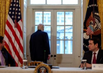 Troubled candidate turns into massive $300M money pit for GOP — and is still tanking