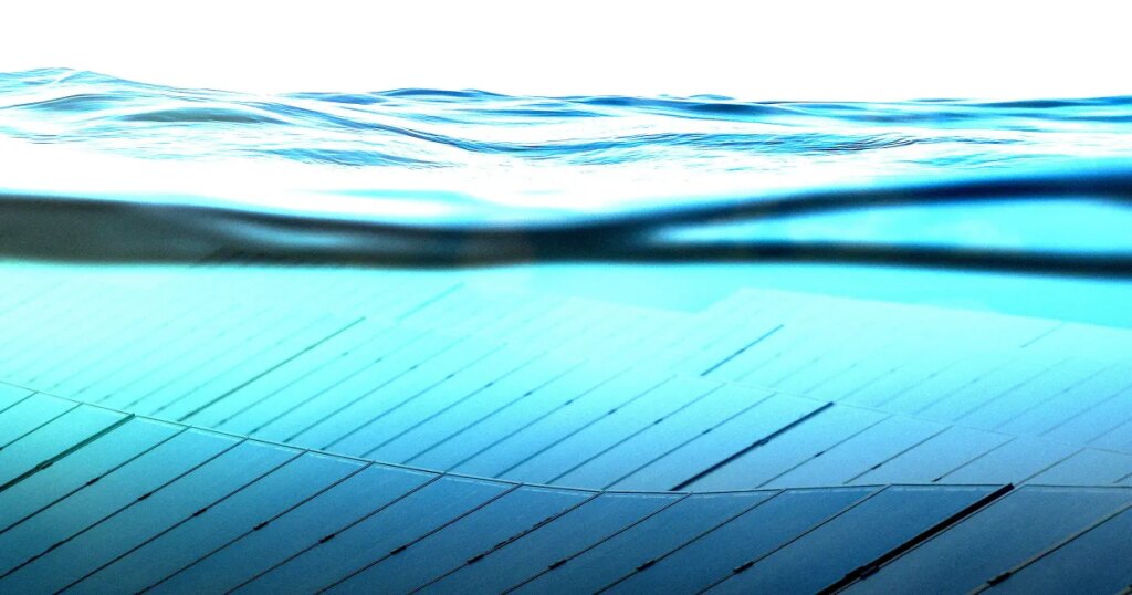 Scientists Unveil Underwater Solar Panels
