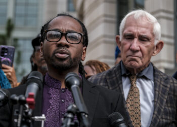 Jury voted 9-3 to acquit Trayon White Sr. in bribery case, his attorney says