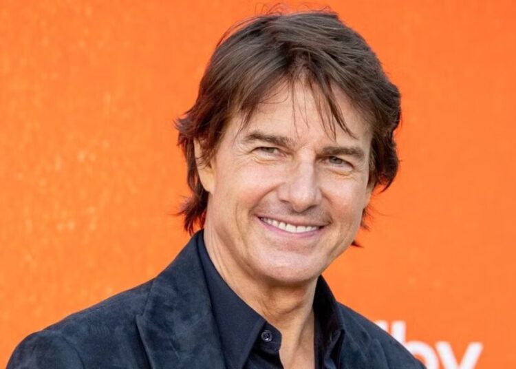 Tom Cruise Dusts Off ‘Risky Business’ Dance Moves for Packed ‘Jennifer Hudson Show’ Spirit Tunnel