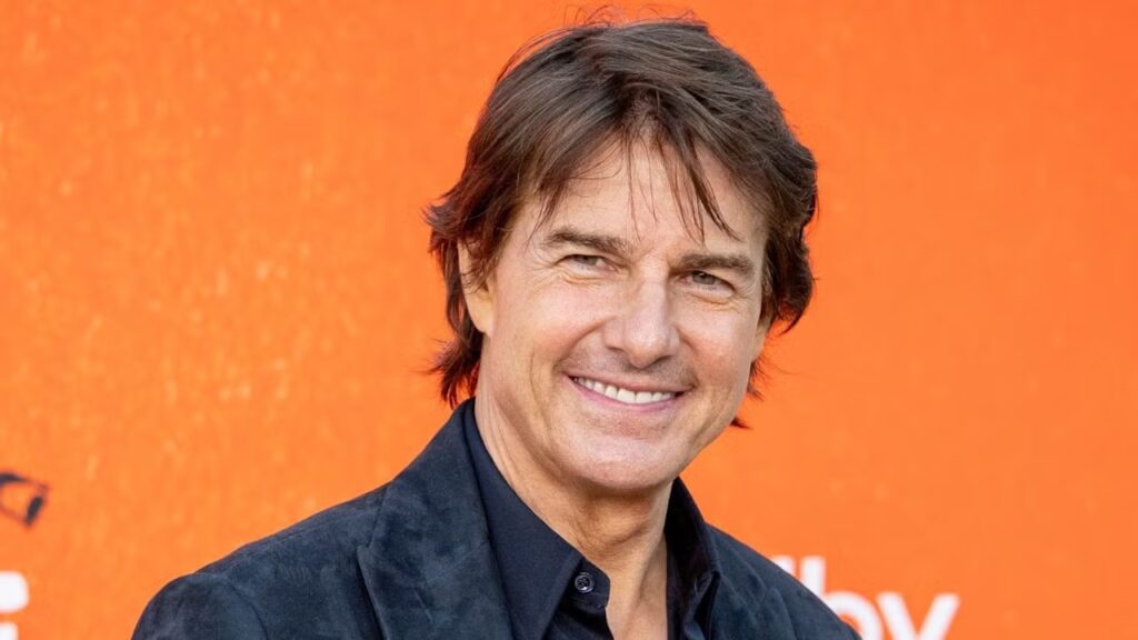 Tom Cruise Dusts Off ‘Risky Business’ Dance Moves for Packed ‘Jennifer Hudson Show’ Spirit Tunnel