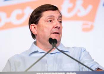 Maine Democrat who rejects special interests previously ran PAC that courted them