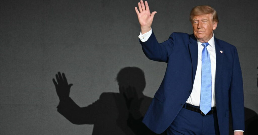 Fewer California Republicans approve of Trump, poll says. That could hurt GOP midterm chances